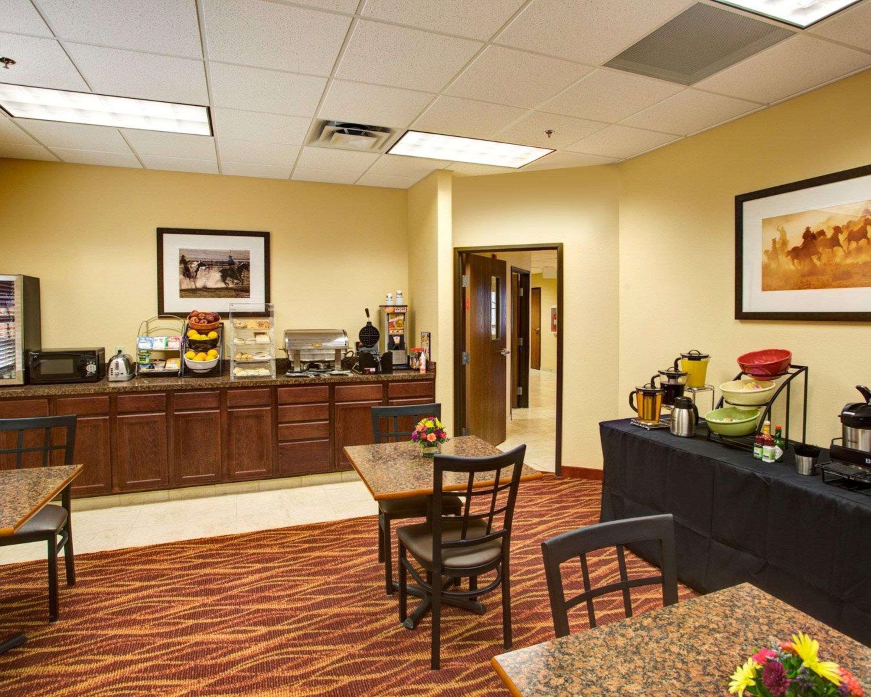 Rodeway Inn & Suites Phillipsburg Exterior foto